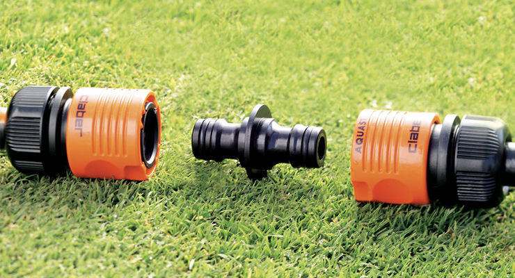 Der findes et stort udvalg af fittings til vandslanger