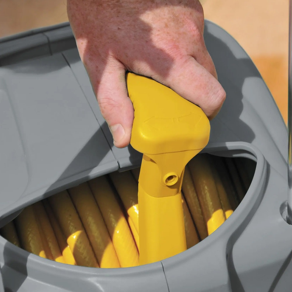 Hozelock slangevogn Compact Cart i lukket design med hjul