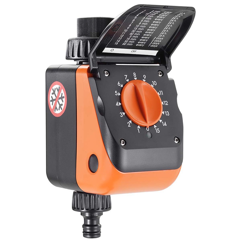 Aquauno Logica Plus vandingsur i brug i en frodig have - vandslanger.dk