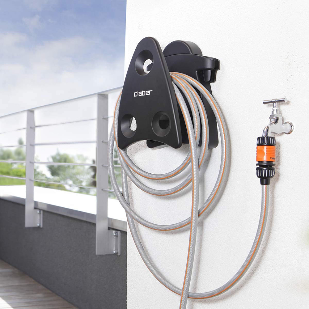 Ergonomisk designet for nem håndtering - kompatibel med flere Claber-sæt