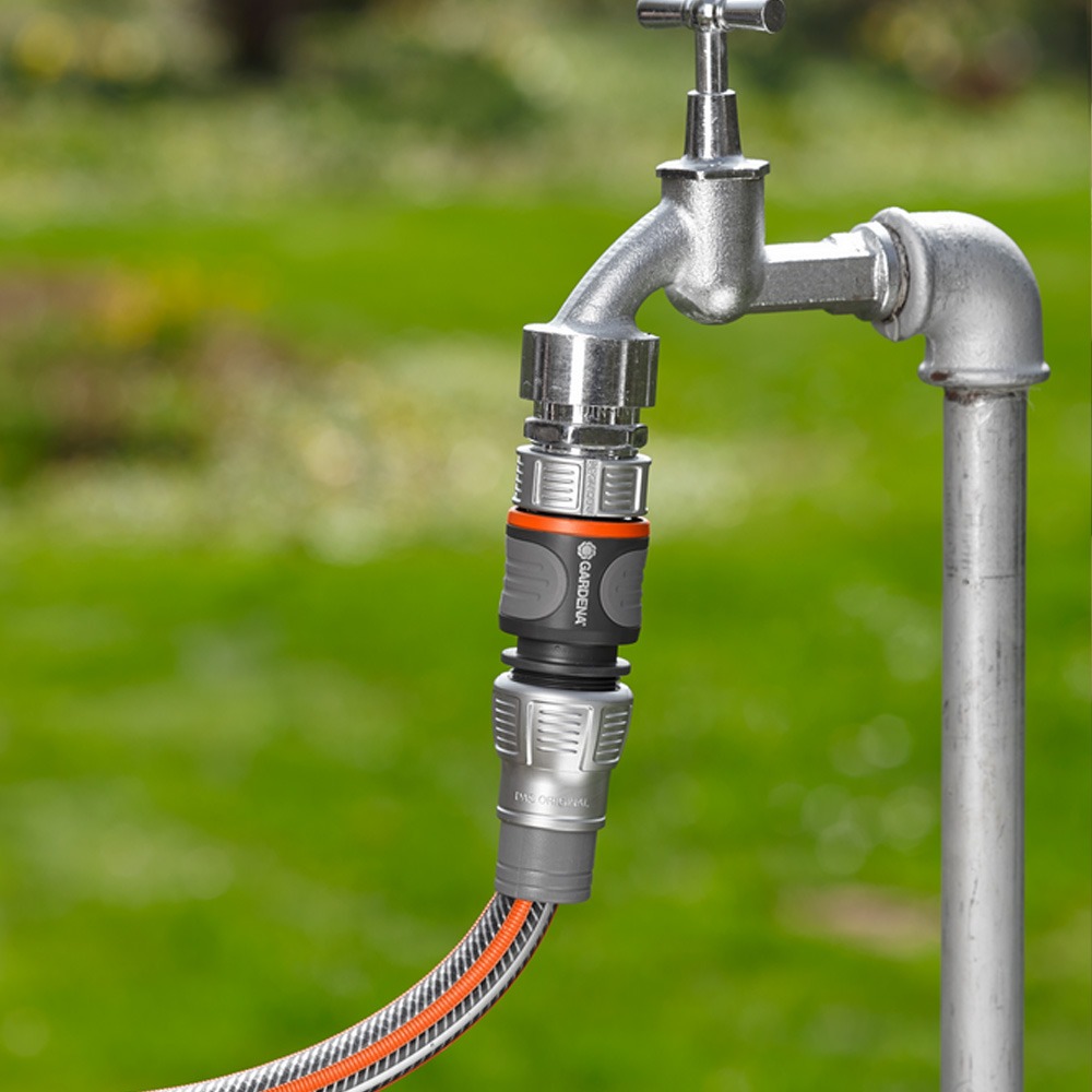 Anti-kink beskyttelse på haveslange