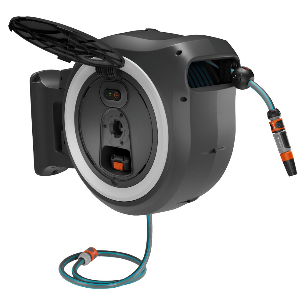 Detalje af Gardena PowerRoll 40m med fjernbetjening og RollControl+ teknologi for glat oprulning.