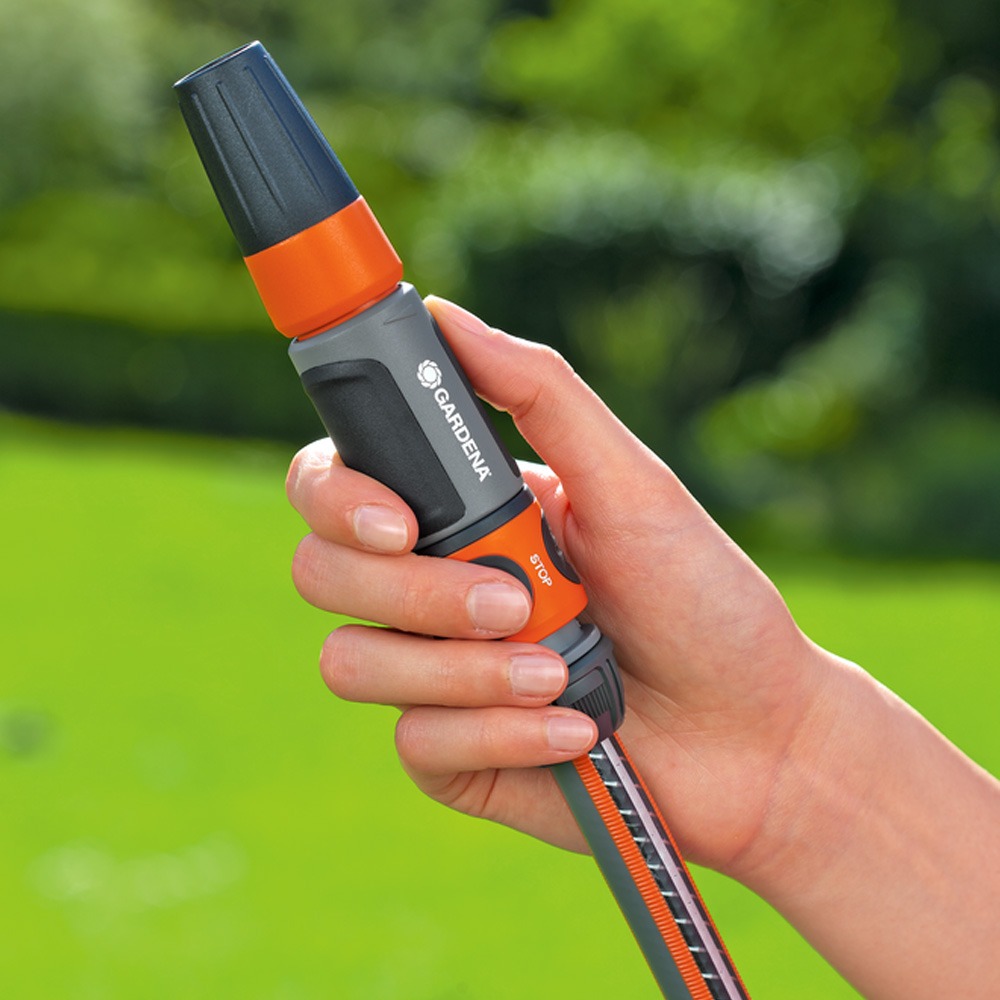 Mørk slangeende med automatisk vandstop